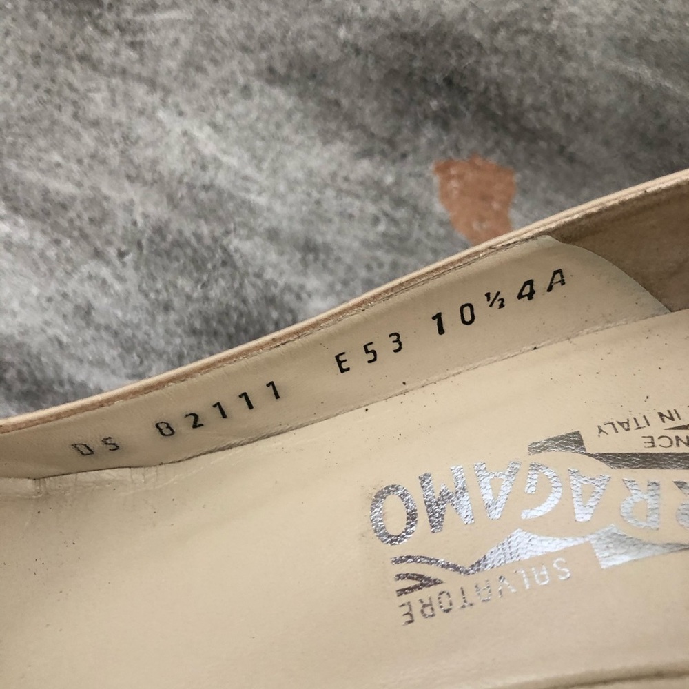 Salvatore Ferragamo Vintage Nude Color Block Heels - Picture 5 of 13